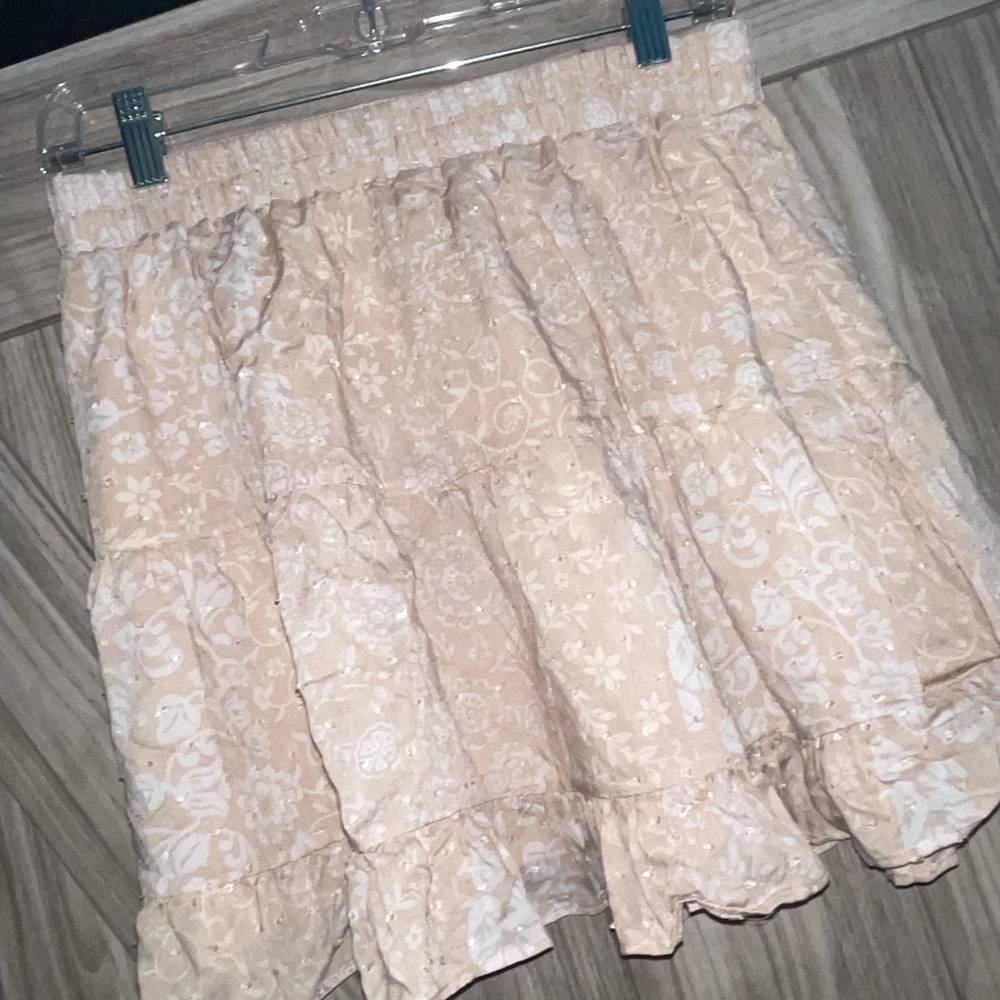 Flowy mini skirt